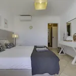 아파트 Club - 2 Bedroom Apartment, Air Conditioning And Pools *