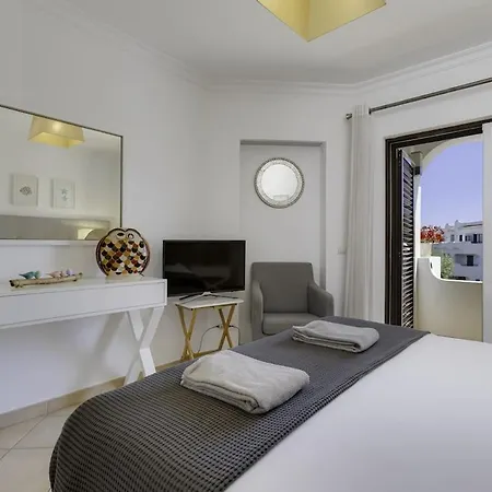 Club - 2 Bedroom Apartment, Air Conditioning And Pools Apartamento
