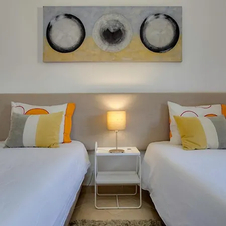Club - 2 Bedroom Apartment, Air Conditioning And Pools Apartament